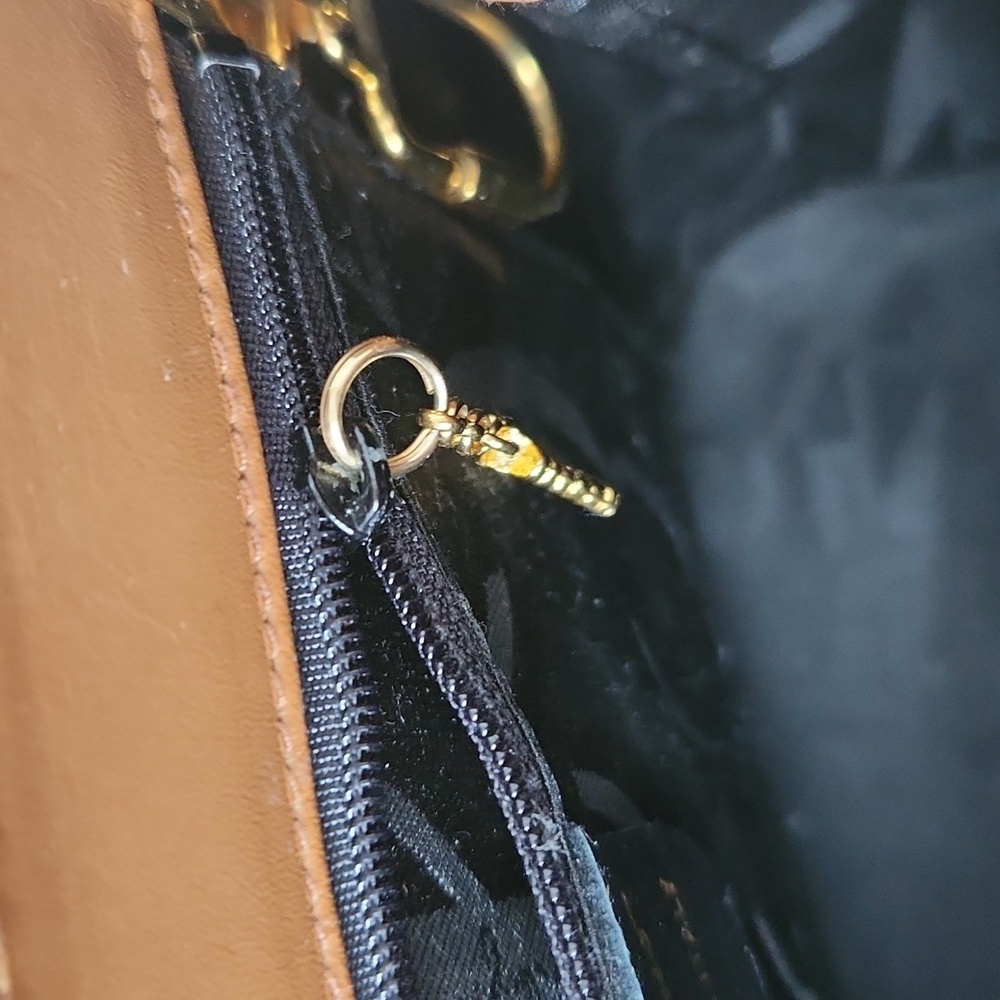 Salvatore Ferragamo Leather Handbag - Picture 7 of 10